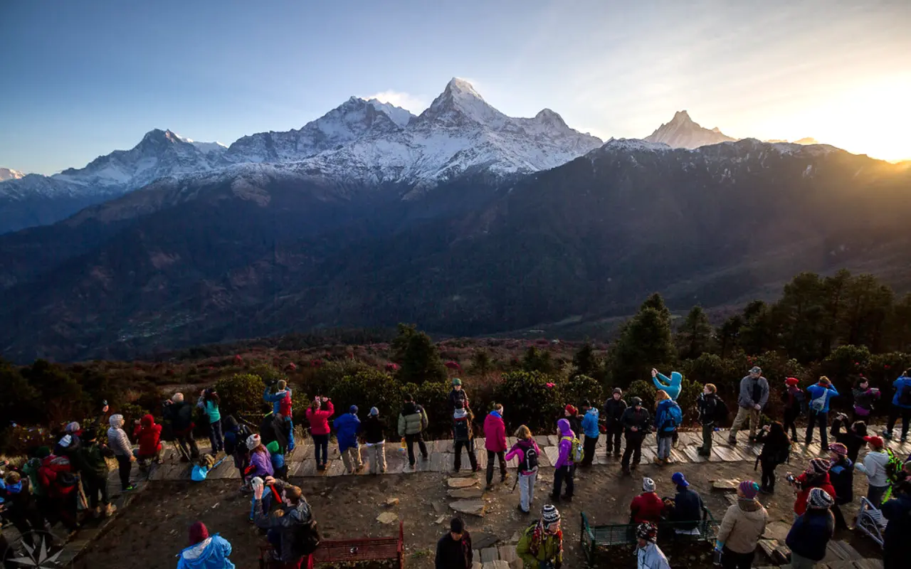 Early Morning Crowd at Poonhill